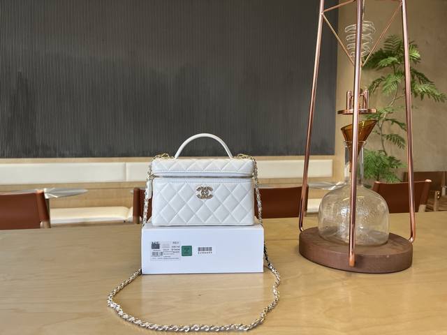 A96140 Chanel25C Spring New Love Double C Logo One-Shoulder Crossbody Calfskin G