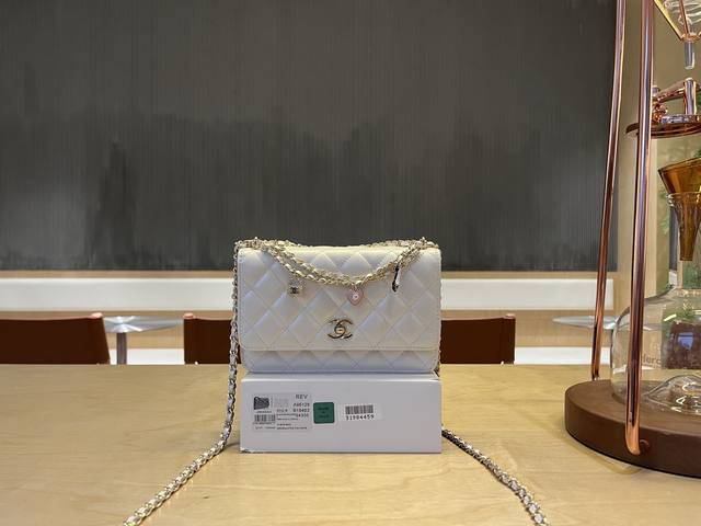 A96128 Chanel Love Pendant Chain Woc Is Super Luxurious. It Is Made Of High-Qual