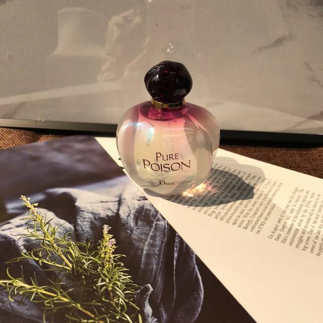 High-End Quality Dior White Poison: Fragrance: Oriental Floral Notes, Top Notes: