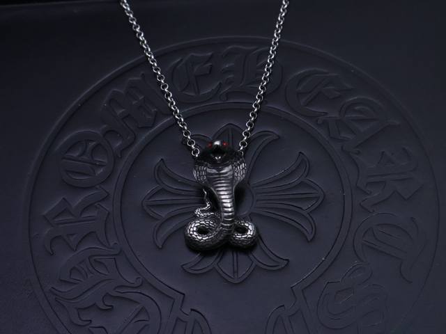 Chrome Heart Pearl Chain Gentleness Must Be Angular And Luxurious Enough To Be U