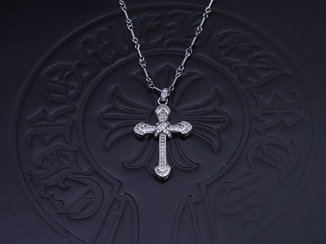 2025 Trend Recommendation: Luo Xin Snake Bone Chain Gentleness Should Be Angular