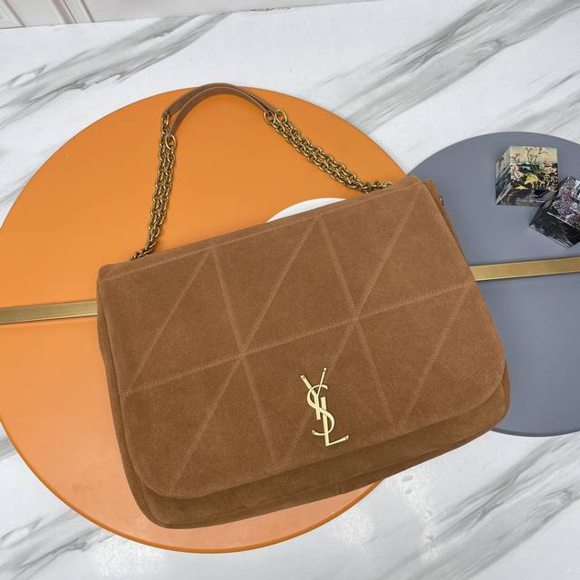 Jamie_Nubuck Leather Model The New Large Bag Really Touched My Heart, Who Knows?