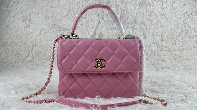 Chanel, A Classic, The Forefront Of Luxury And Temperament, Is Your Unexpected N