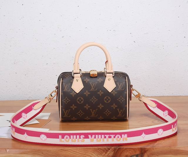 The Top Original, Enhanced Speedy Bandouli Re 20 Handbag Is Made Of Monogram Can