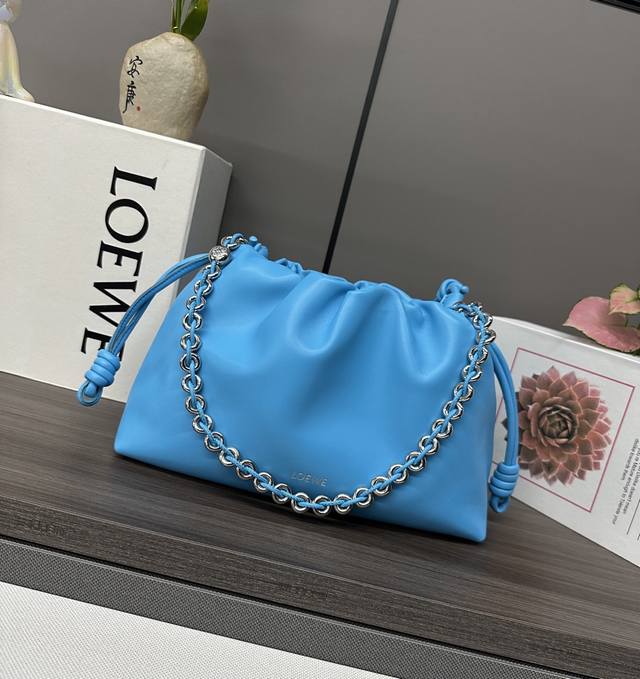 Lowthe Soft Nappa Leather Flamenco Purse Bag Features A Pleated Design And Key D