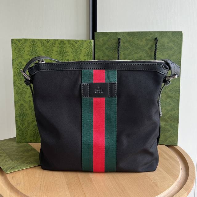 Real Shot# Model Number: 387111 Size: 27*28*4Cm Gucci Gg Ophidia Print Series Me