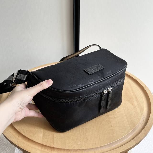 Real Shot# Model Number: 449182 Nylon Black Size: 27-13-12Cm Internet Celebrity