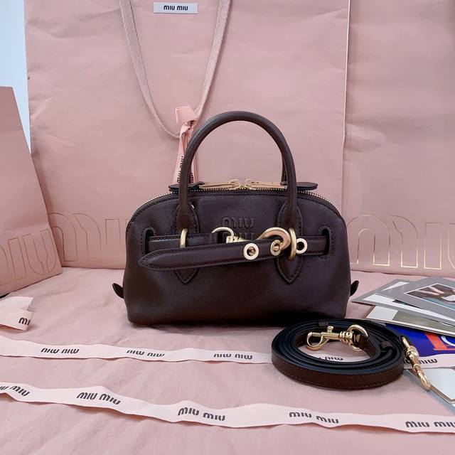 Authentic 1300 5B, Miu's New Hit Mini Shell Bag, Made Of Top-Grade Vintage Soft
