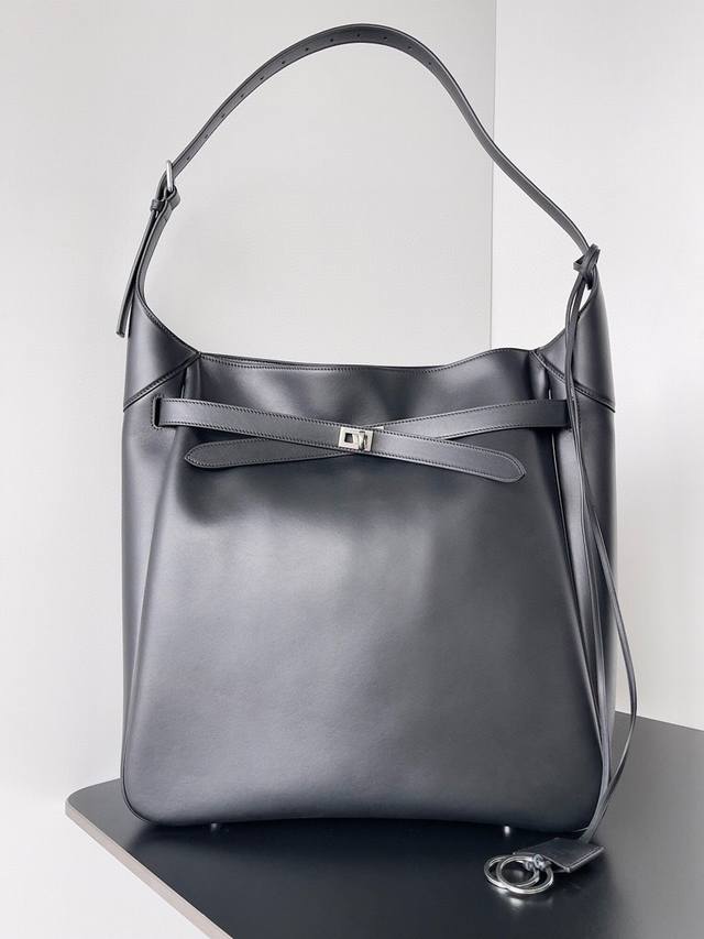 Authentic Balenciaga Bel Air Hobo The New Bel Air Hobo Debuted In Balenciaga's W