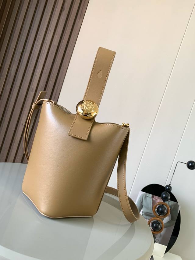 Original Leather Mini Soft Grained Cow Leather Pebble Bucket The Pebble Bucket H