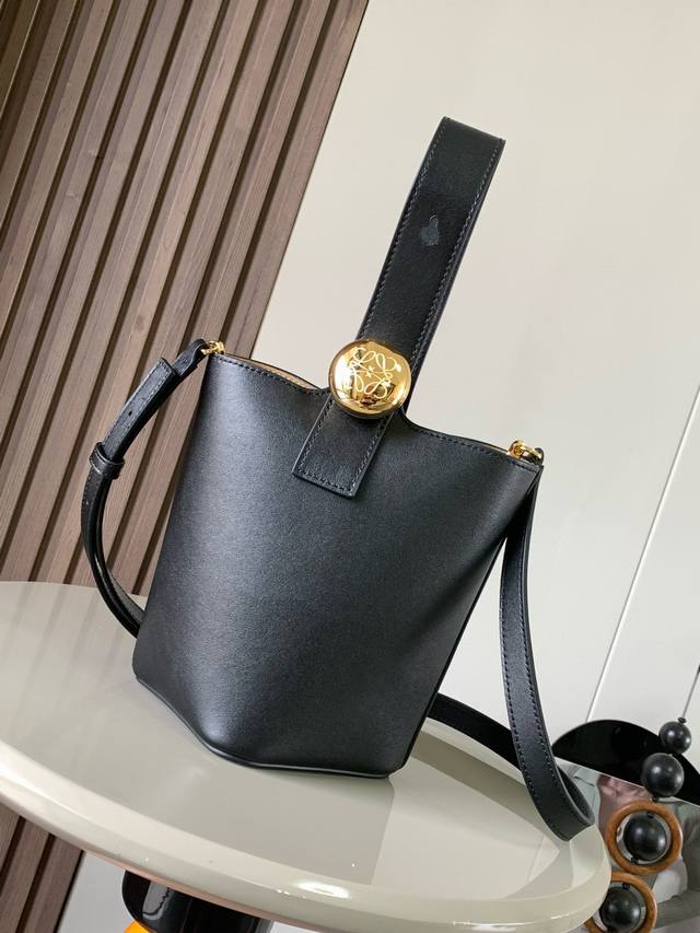 Original Leather Mini Soft Grained Cow Leather Pebble Bucket The Pebble Handbag