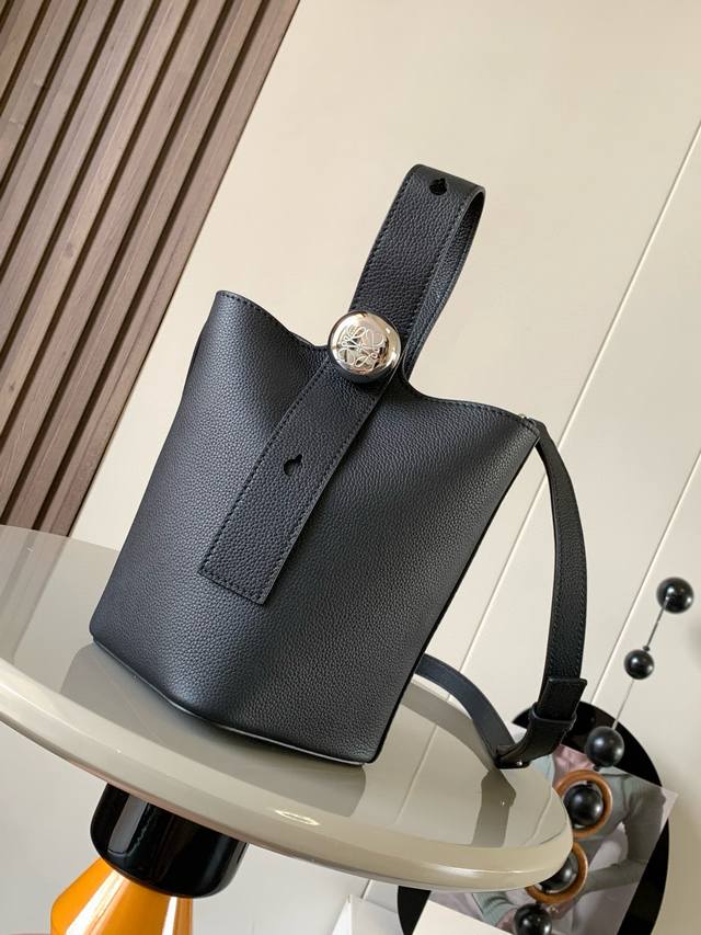Original Leather Mini Soft Grained Cow Leather Pebble Bucket The Pebble Bucket H