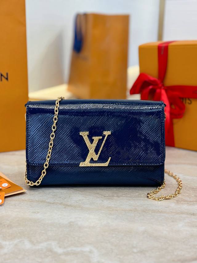 Pochette Louise Handbag M13165 Electric Blue This Pochette Louise Chain Bag Is R
