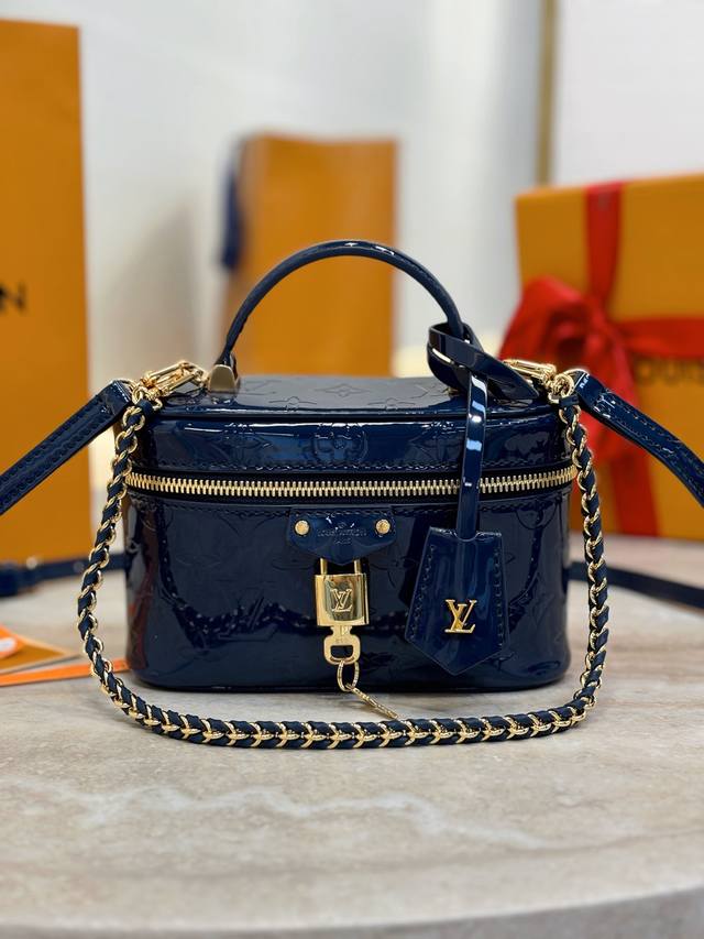 Vanity Chain Pouch Handbag M13483 Electric Blue The Vanity Chain Pouch Handbag D