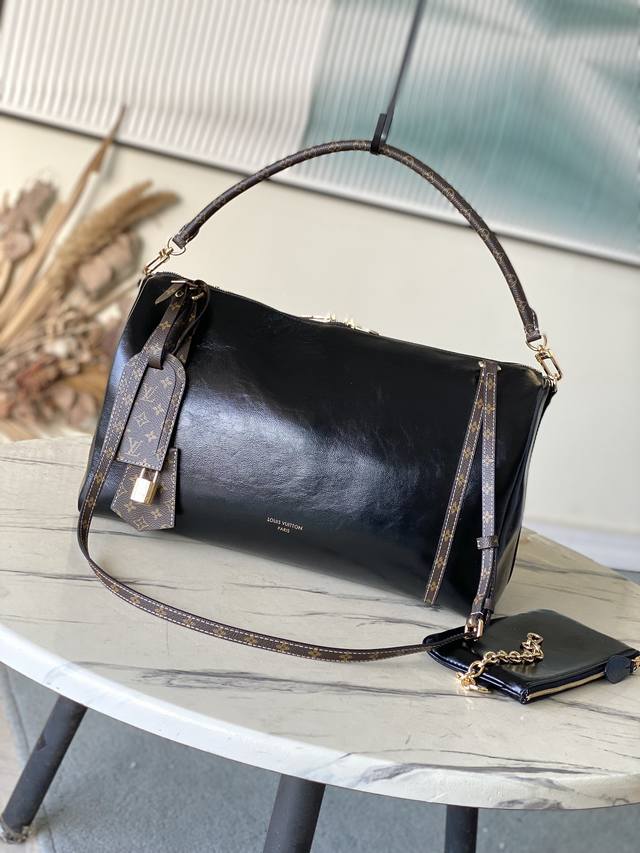 Top Original M13668 Black Waxed Leather Louis Vuitton 2025 Fall/Winter Collectio