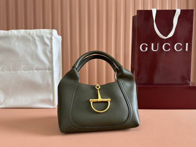 Configuration Full Counter Packaging This Gucci Softbit Shoulder Bag Features A