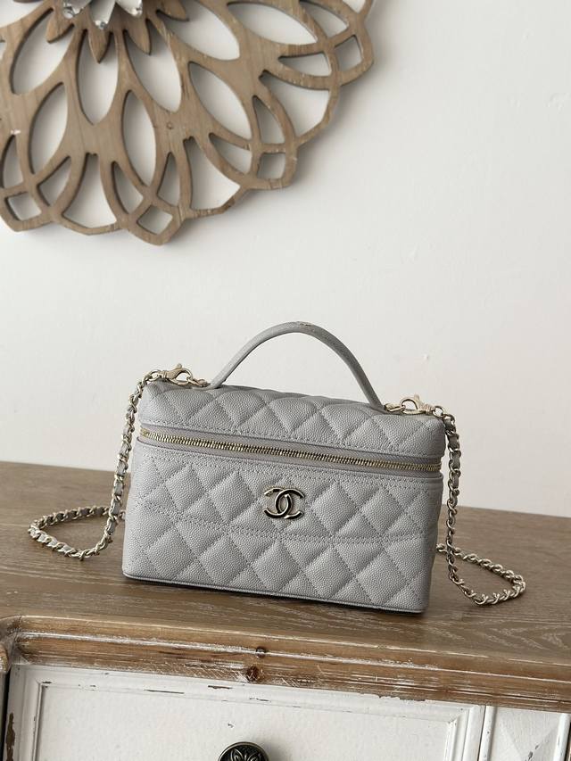 25C Lunch Box Bag Exquisite Small Chain Clutch Bag Grained Calfskin With Gold Me