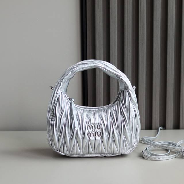 Special Price New Product From Miu! Model: 5Bc125 Miuwander Handbag, Made Of Imp