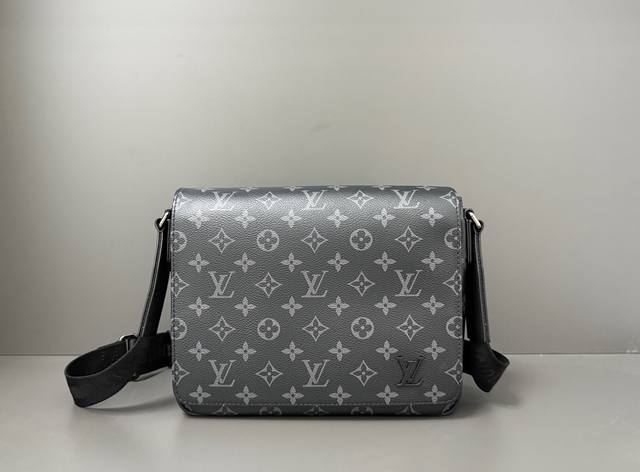Top Original Replica Exclusive Real Shot M46255 Black Flower 163 Chip Men's Mess