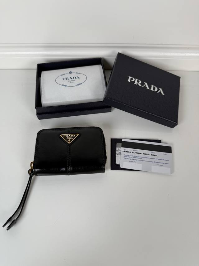 P Black Waxed Leather Unisex Card Holder, Model 03, Classic And Practical Zipper