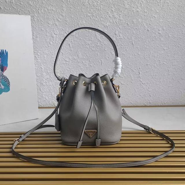 Top Original New Bucket Bag 2025 Latest Model 1Be067 This Stylish Mini Handbag F