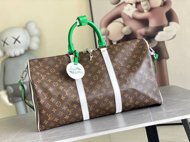 M13926 This Keepall Bandouli Re 50 Travel Bag Is From The Fall/Winter Fashion Sh