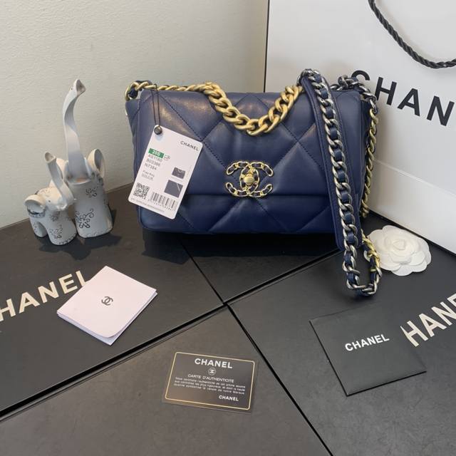 Color: Royal Blue! Chanel New Model: As1160 Autumn And Winter Large Diamond Tofu