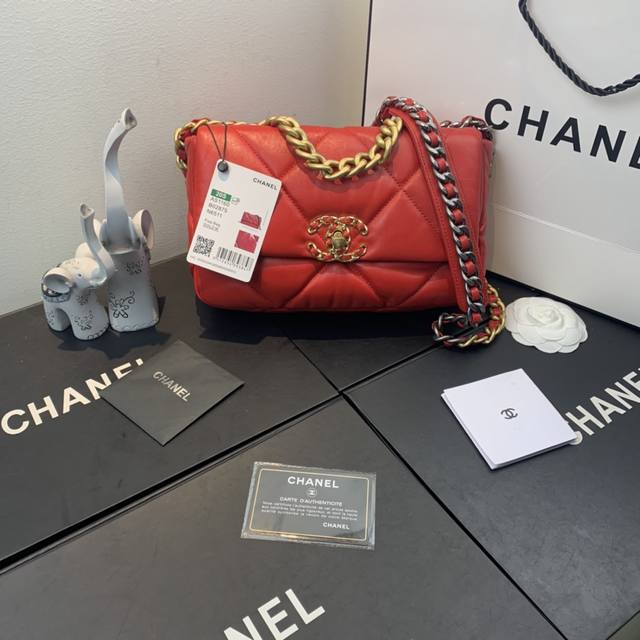 Color: Bright Red! Chanel New Model: As1160 Autumn And Winter Large Diamond Tofu