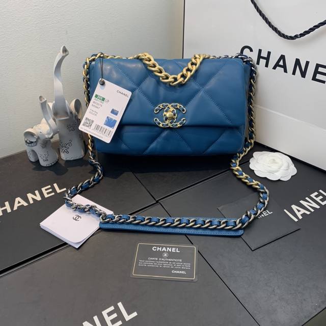 Color: Lake Blue! Chanel New Model: As1160 Autumn And Winter Large Diamond Tofu