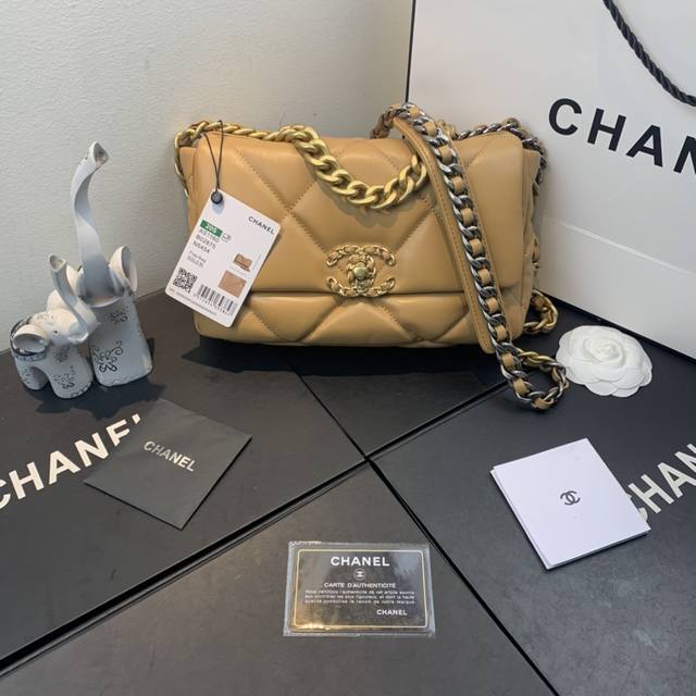 Color: Khaki! Chanel New Model: As1160 Autumn And Winter Large Diamond Tofu Bag: