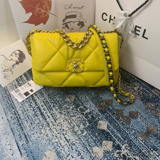 Color: Yellow! Chanel New Model: As1160 Autumn And Winter Large Diamond Tofu Bag