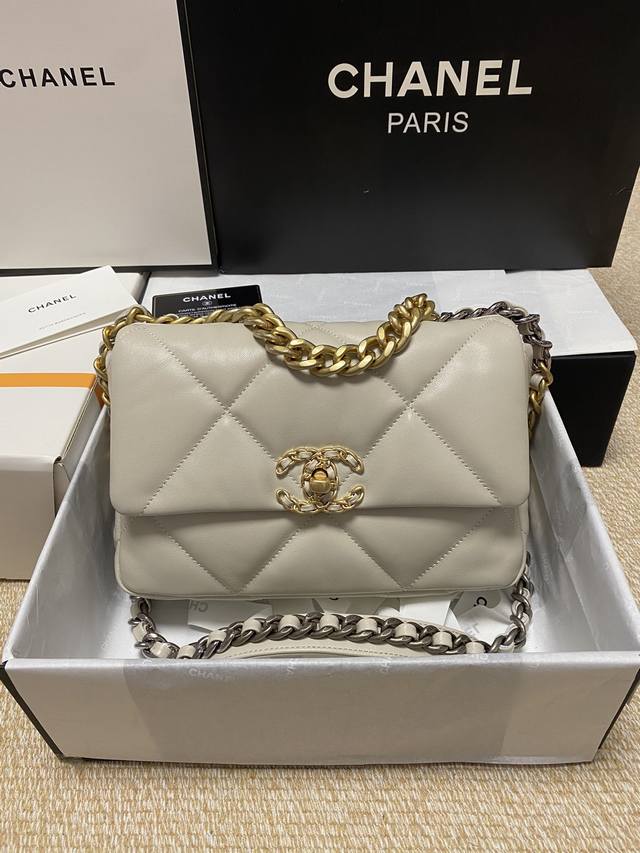 In Stock 1160/1161 Off-White Fashionable And Noble, 19 Chain Crossbody Bags, Lar
