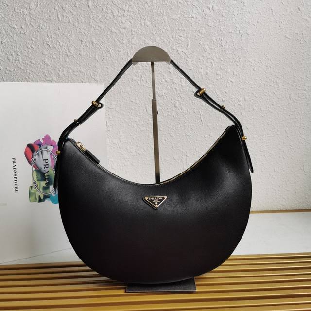 Top Original P Large Moon Handbag 1Bc212 The Design Of The Large Shoulder Bag Is