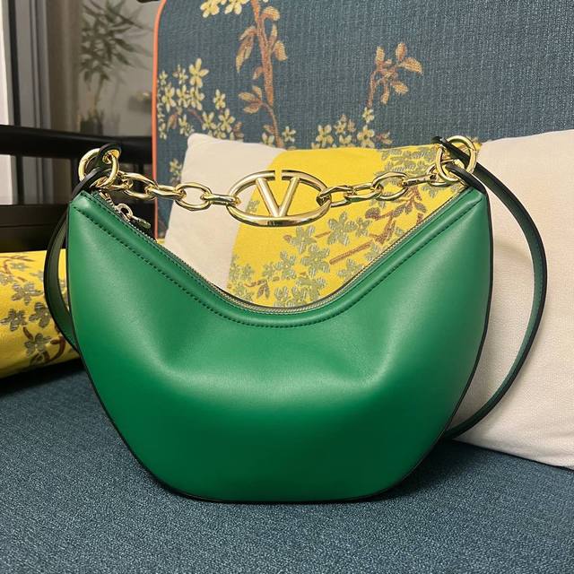 Small Model:2080B Plain Garavani Vlogo Moon Small Chain Leather Hobo Bag. This B