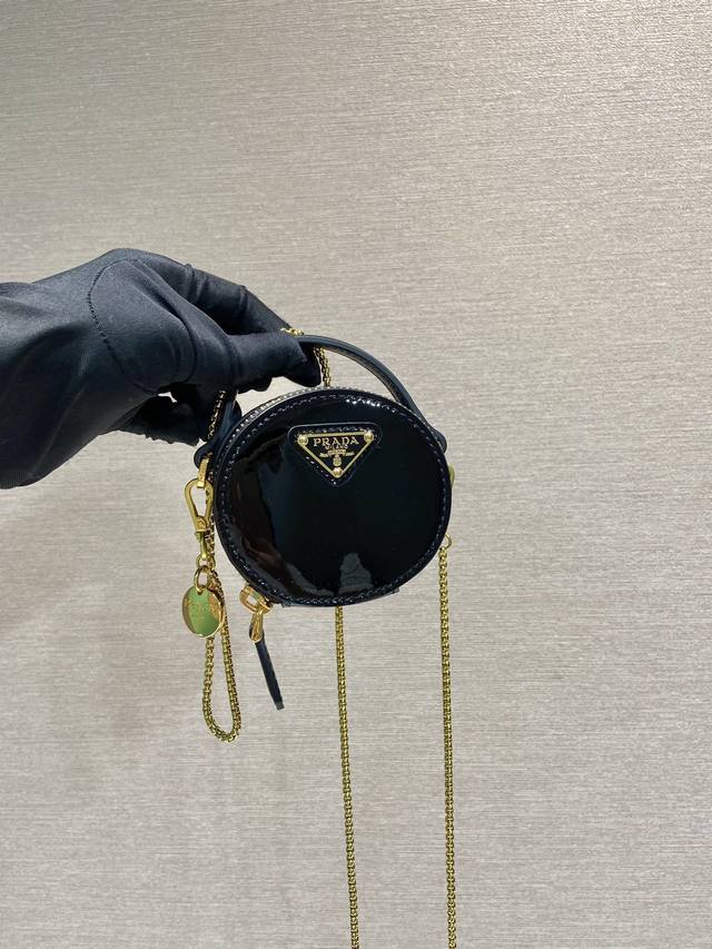 Patent Leather Small Round Bag 1Nr023 This Round Mini Bag Shows A Modern And Sop