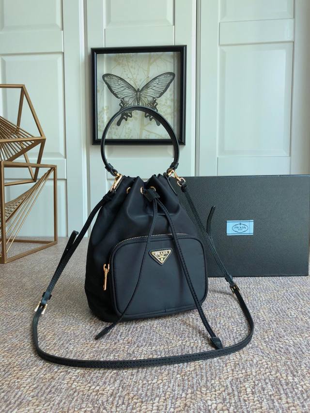 With Counter Packaging Classic Style 1Bh038 Black Has Arrived. Made Of Imported