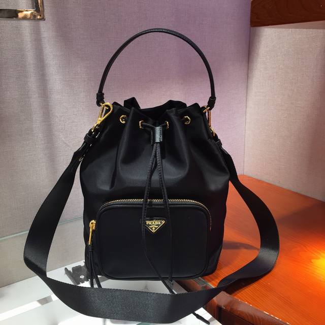 Classic 1Bh097 Large Black Has Arrived. Made Of Imported Nylon Fabric, Top Grade