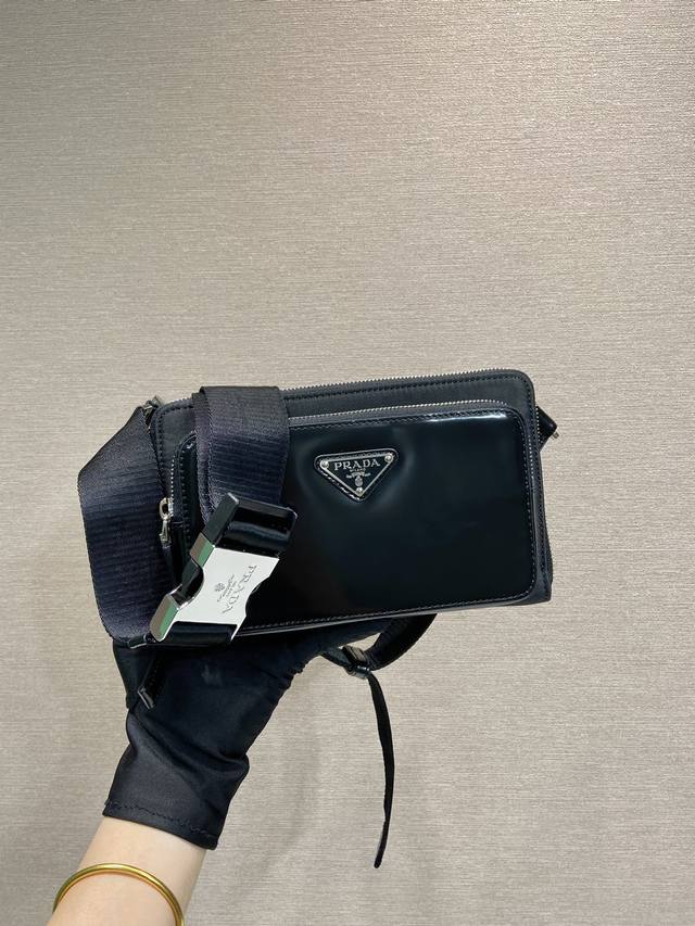 With Counter Packaging New Waist Bag 2Vh156A This Simple And Versatile Waist Bag