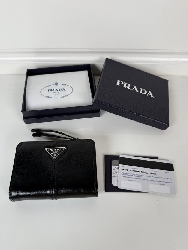 P Short Wallet Made Of Black Waxed Cowhide, Model 18, Snap Button Closure Design