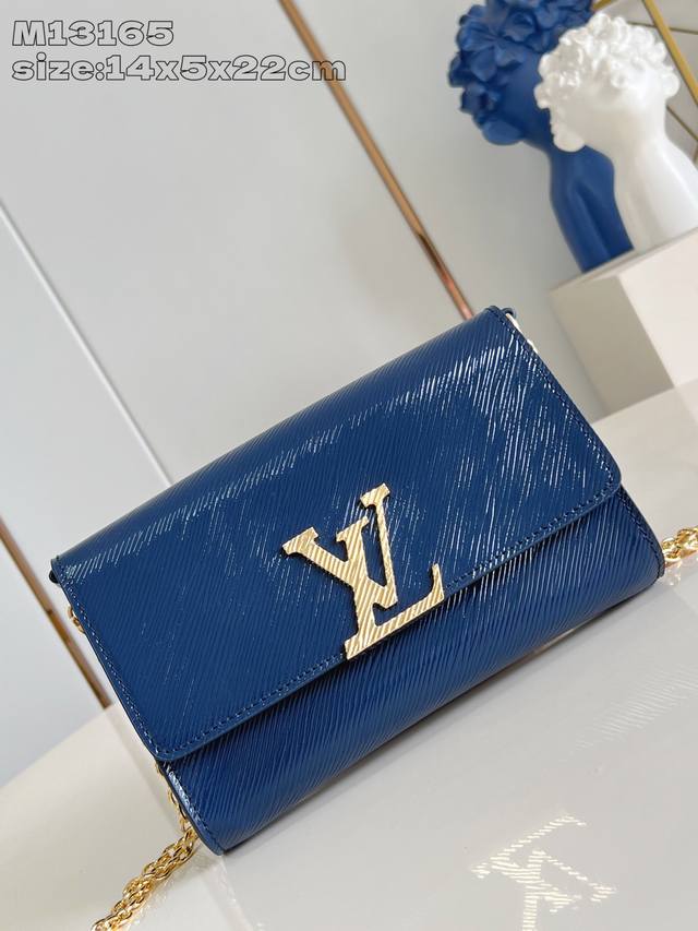 Factory Price P Top Original M13165 Dark Blue This Pochette Louise Chain Bag Is