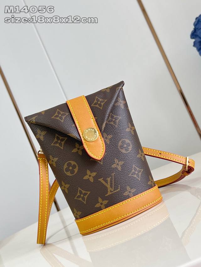 Factory Price P Top Original M14056 Monogram This Envelope Pouch Is Made Of Mono