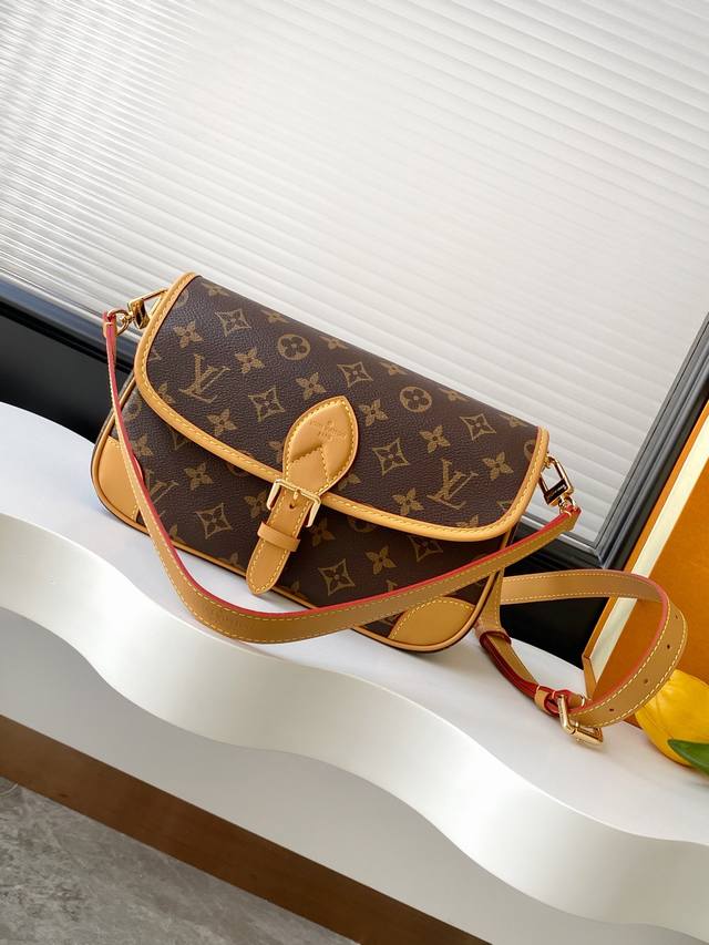Dynamic 163C01 Chip Top Original Enhanced Diane Handbag Reinvents The Classic De