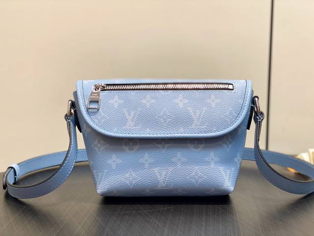Original Boutique M14116 Light Blue Men's Business Bag Pulse Mini Handbag This P
