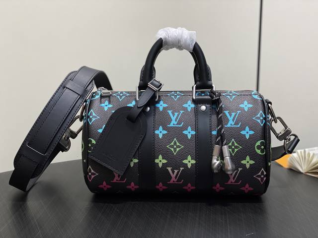 Original Boutique M13935 Black Gradient Men's Bag Pillow Bag Keepall 25 Handbag