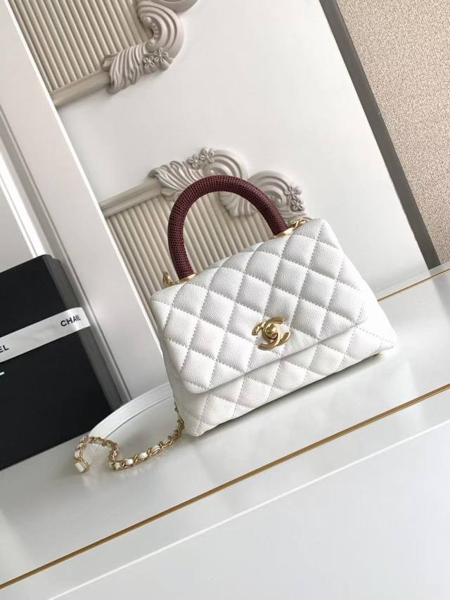 As2215 Latest Lattice Fine Grain Embossed Calfskin With Handles, Shoulder And Cr