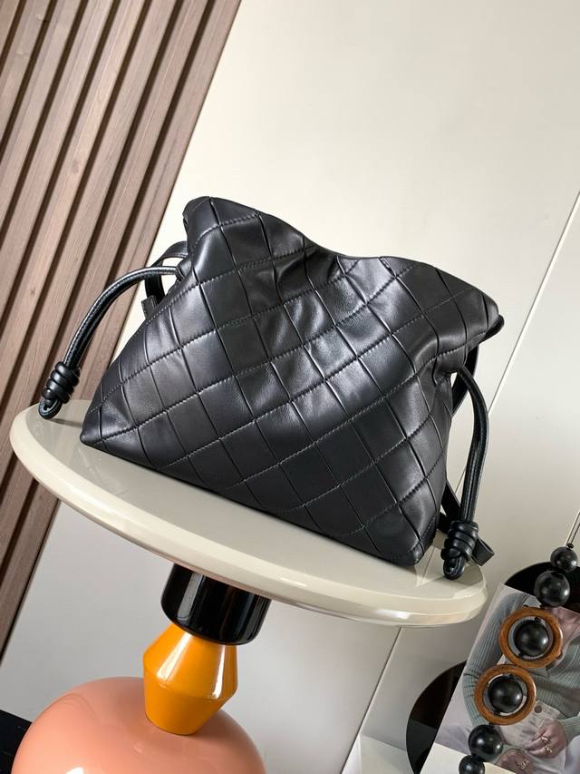 New Medium Pleated Nappa Flamenco Lucky Bag Clutch It Is Fastened With A Drawstr