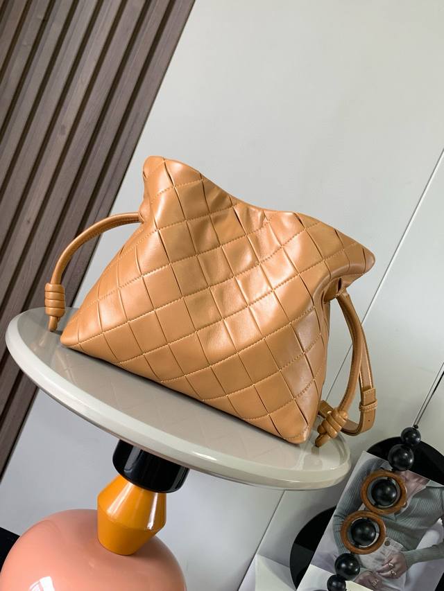 New Medium Pleated Nappa Flamenco Lucky Bag Clutch It Is Fastened With A Drawstr