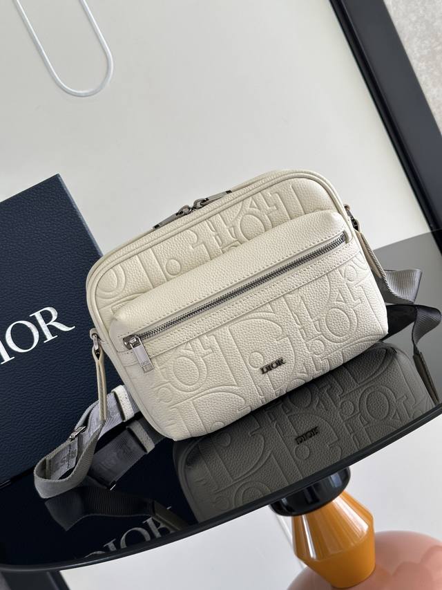 New To The Fall 2024 Men's Collection, The Rider 2.0 Zip Messenger Bag Is Practi