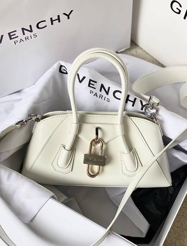 New French Givenc*Y 2025 Latest Mini Antigona Stretch Handbag, With Silver And G