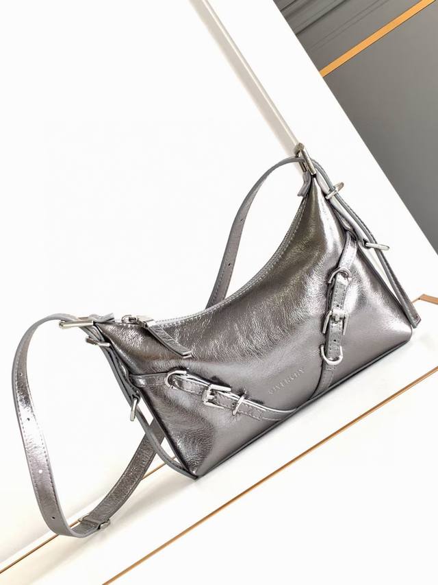 Givench*Voyou Underarm Bag The Latest Handbag Voyou, Which Means Only You, Has S